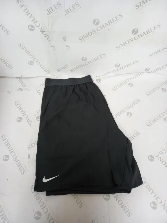 NIKE MINNESOTA VIKINGS STANDARD FIT SHORTS SIZE XXL