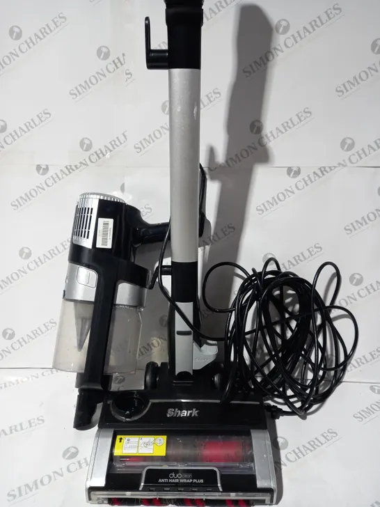 BOXED SHARK STRATOS DUO CLEAN CORDED STICK VACUUM PET PRO MODEL HZ3000UKT