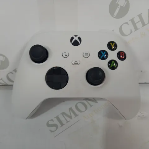 MICROSOFT 1914 XBOX SERIES X/S WIRELESS CONTROLLER IN WHITE