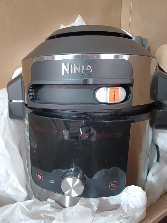 BOXED NINJA FOODI MAX SMARTLID 7.5L MULTI COOKER & AIR FRYER