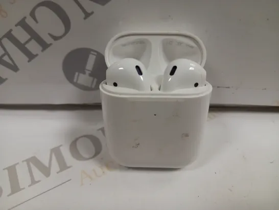 UNBOXED WIRELESS EARBUDS WITH CHARGING CASE WHITE 