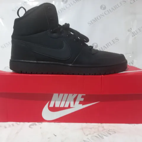 BOXED PAIR OF NIKE COURT BOROUGH MID WINTER SHOES IN BLACK UK SIZE 9
