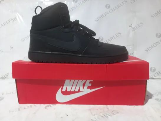 BOXED PAIR OF NIKE COURT BOROUGH MID WINTER SHOES IN BLACK UK SIZE 9