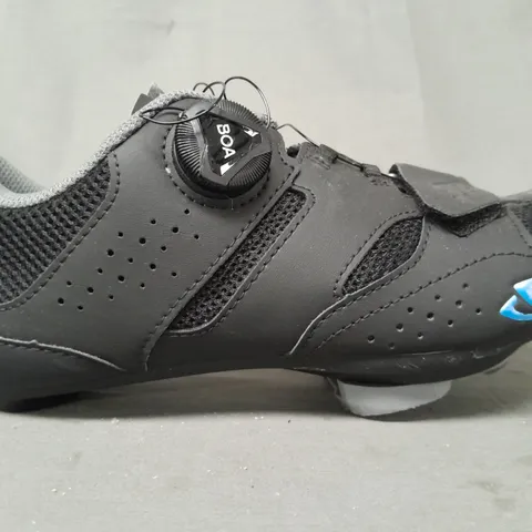 BOXED PAIR OF GIRO SAVIX II WOMEN'S CYCLING SHOES IN BLACK UK SIZE 5.5