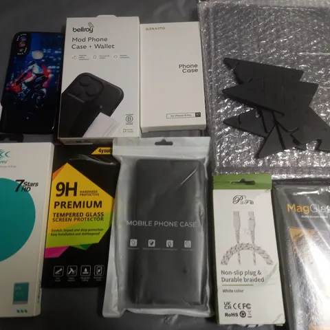 LOT OF ASSORTED MOBILE PHONE ACCESSORIES TO INCLUDE CASES, CHARGERS AND SCREEN PROTECTORS