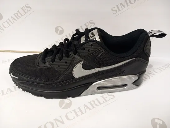 NIKE AIR MAX SIZE 8