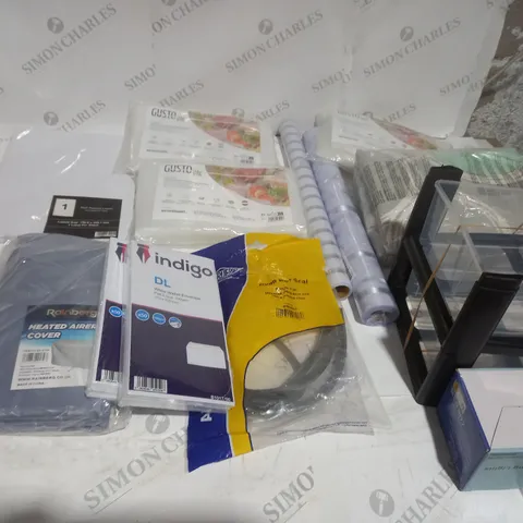 BOX OF APPROXIMATELY 25 ASSORTED ITEMS TO INCLUDE A WHITE WALLET ENVELOPE SET, MULTI PURPOSE LABEL SET AND A STATIONARY BOX