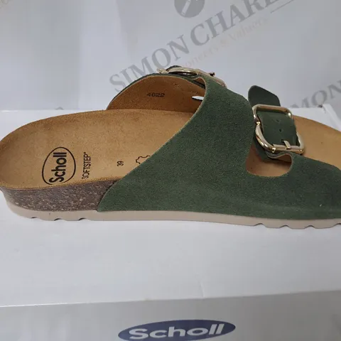 BOXED SCHOLL SANDLES IN GREEN SIZE 6