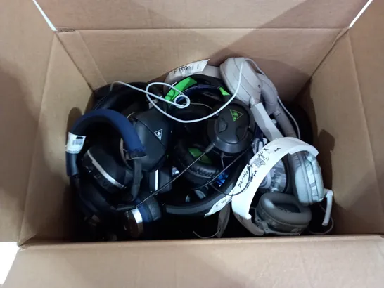 BOX OF APPROX 15 ASSORTED HEADPHONES TO UNCLUDE - SONY HEADPHONES - TURTLE BEACH RECON 70R - BOWERS & WILKINS ECT