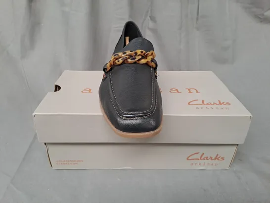 BOXED PAIR OF CLARKS ARTISAN SLIP-ON SHOES IN BLACK UK SIZE 6