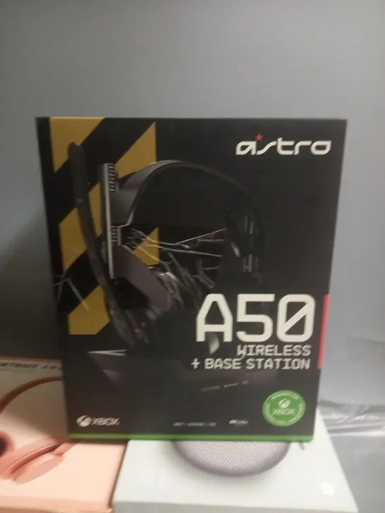 LOT OF 7 ASSORTED AUDIO ITEMS TO INCLUDE ASTRO A50, URBANISTA DETROIT HEADPHONES AND MARLEY WIRELESS EARPHONES