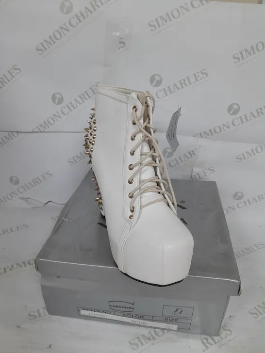 CASSANDRA PLATFORM BLOCK HEEL IN WHITE PU LEATHER WITH GOLD SPIKES SIZE 7