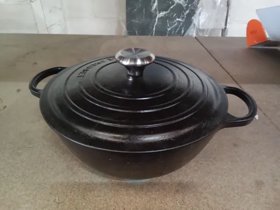 BOXED LE CREUSET CAST IRON 4.1L CASSEROLE DISH