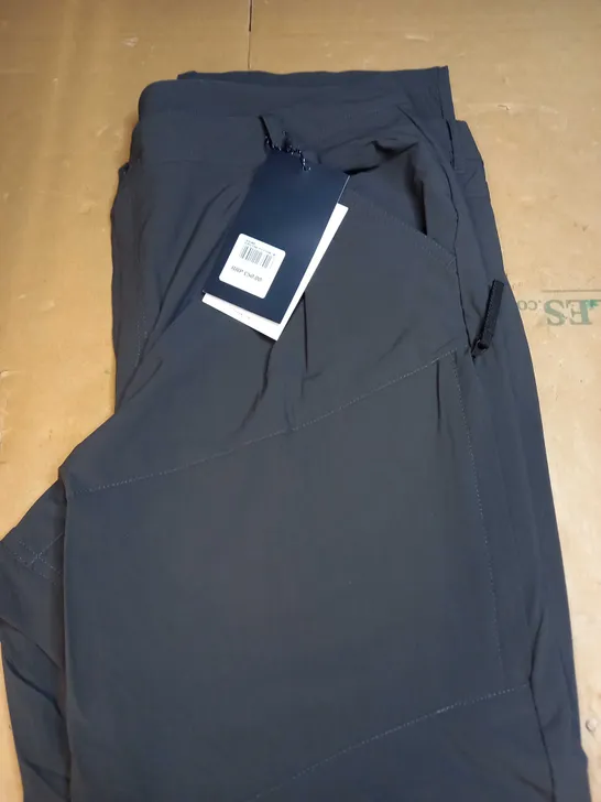 TOG 24 CARGO TROUSERS SIZE 18S