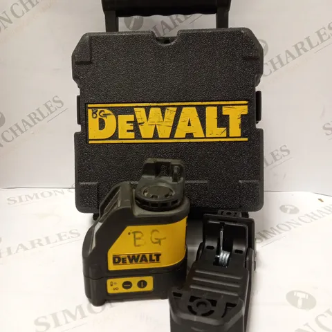 DEWALT DW088K-XJ RED SELF-LEVELLING CROSS-LINE LASER LEVEL