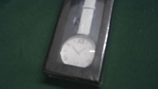 MONTANE WHITE LEATHER STYLE WATCH WITH WHITE/SILVER FACE