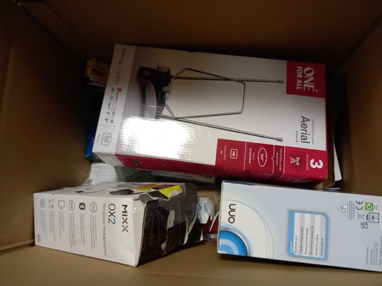 LOT OF APPROX 20 ASSORTED ITEMS TO INCLUDE JUICEXXL CHARGING CABLE, ONN WIRELESS HEADPHONES, ONN EARPHONES WITH MICROPHONE