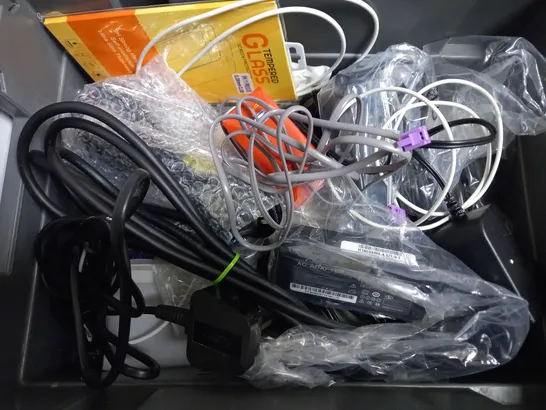 BOX OF APPROX 10 ITEMS INCLUDING ASSORTED CABLES, PHONE SCREEN PROTECTORS AND RCD POWER ADAPTER