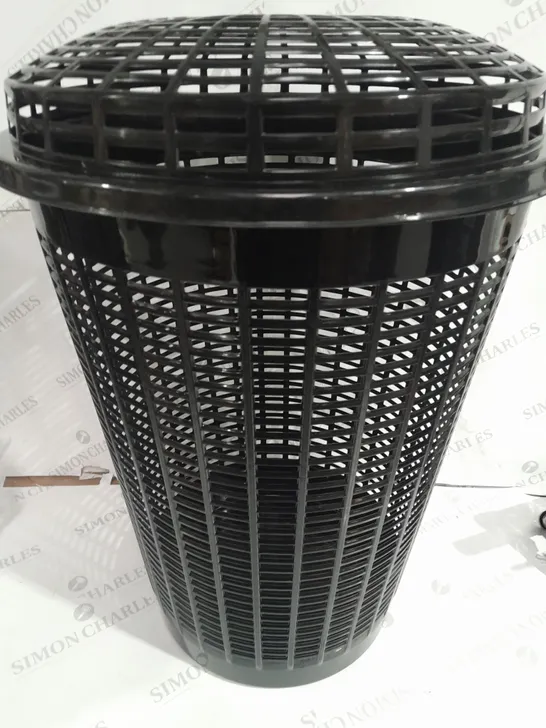 BLACK PLASTIC WASH BASKET