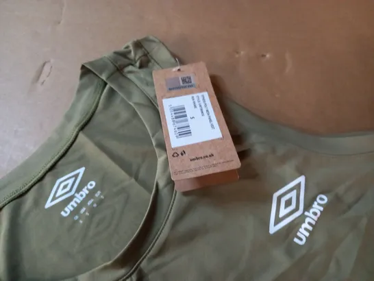 UMBRO FITNESS VEST IN KHAKI - S