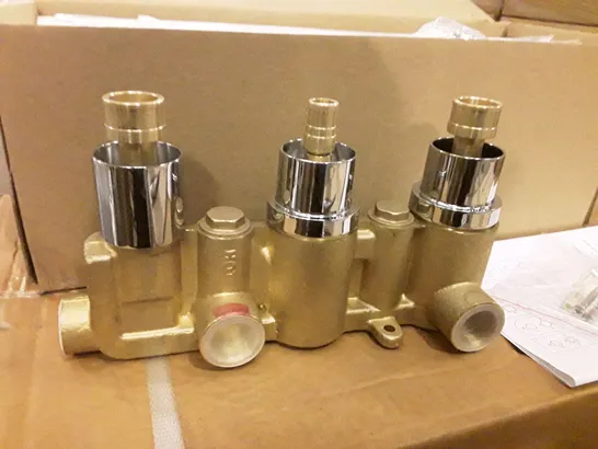 LOT OF 4 BOXED CAMBRIDGE TRADITIONAL TRIPLE SHOWER VALVE WITH DIVERTED 3-OUTLETS