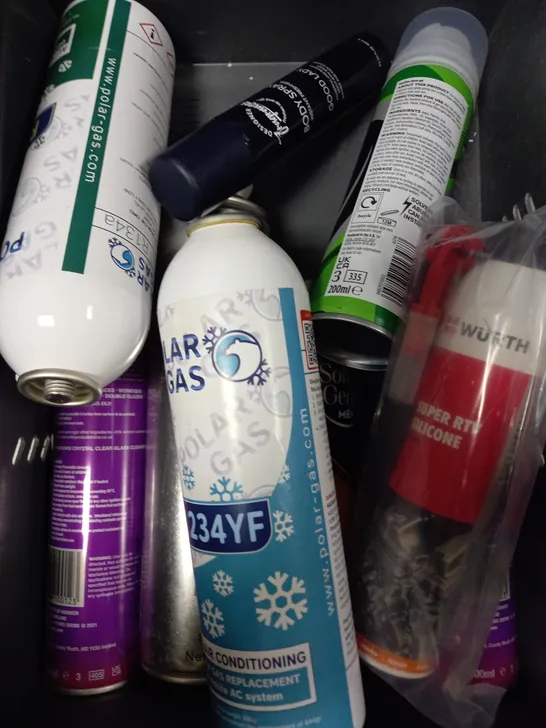 APPROXIMATELY 15 ASSORTED AEROSOLS TO INCLUDE SURE DEODORANT, FOOT DEODORANT, FOAMING GLASS CLEANER ETC - COLLECTION ONLY 