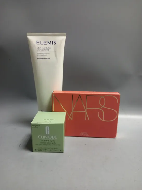 3 ASSORTED HEALTH AND BEAUTY PRODUCTS TO INCLUDE ELEMIS GENTLE ROSE EXFOLIATOR, CLINIQUE ALL ABOUT EYES, NARS EUPHORIA FACE PALETTE  
