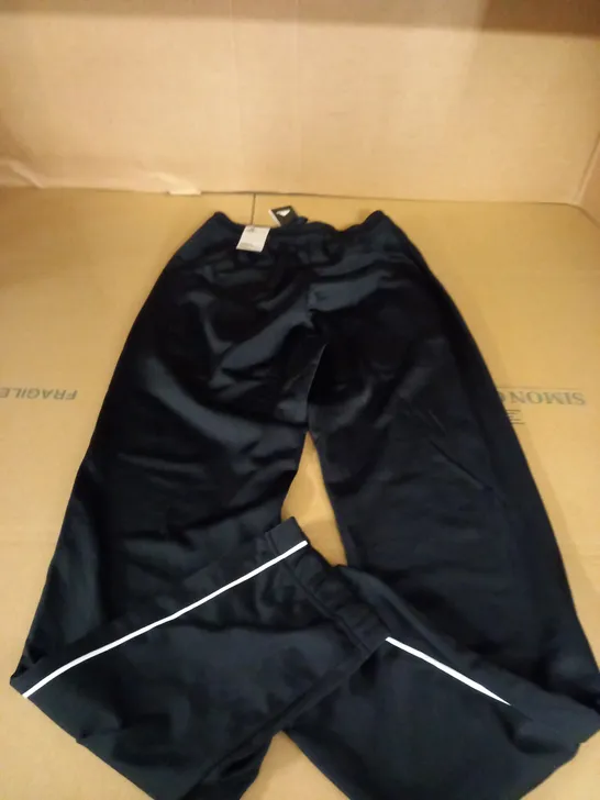 ADIDAS CORE 18 JOGGING BOTTOMS SIZE XS