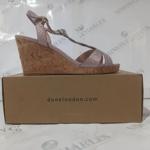 BOXED DUNE LONDON OPEN TOE WEDGE SANDALS IN ROSE GOLD W. GLITTER EFFECT SIZE 6