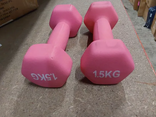 BOXED NEOPRENE SET OF 2 DUMBELLS - PINK // 2 X 1.5KG