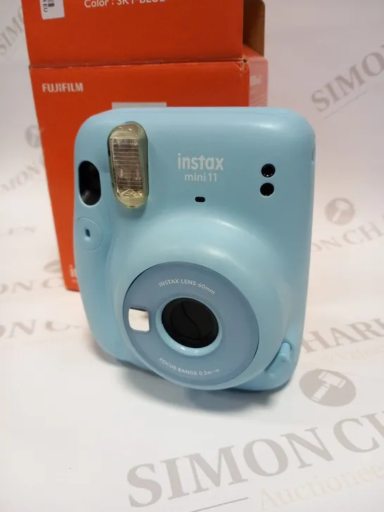 BOXED FUJI FILM INSTAX MINI 11 INSTANT CAMERA