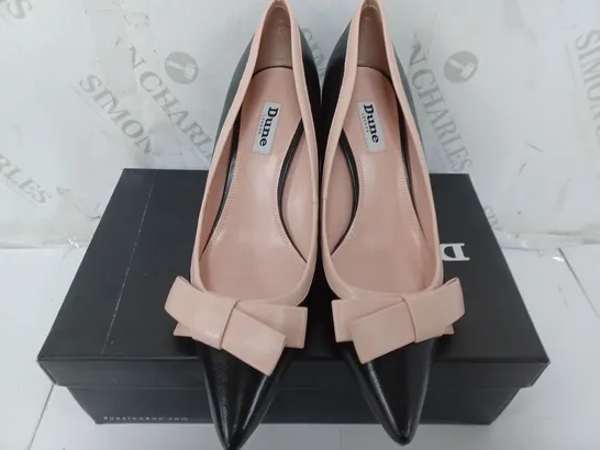 BOXED PAIR OF DUNE LONDON POINTED TOE HEELS IN BLACK/PINK - 5/38