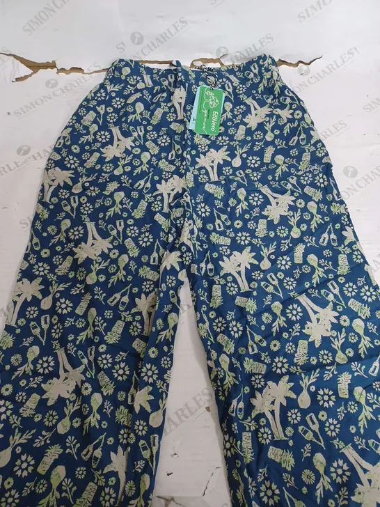 WEIRD FISH TRESCO ECO VISCOSE PRINTED WIDE LEG CROPPED TROUSER - SIZE 10