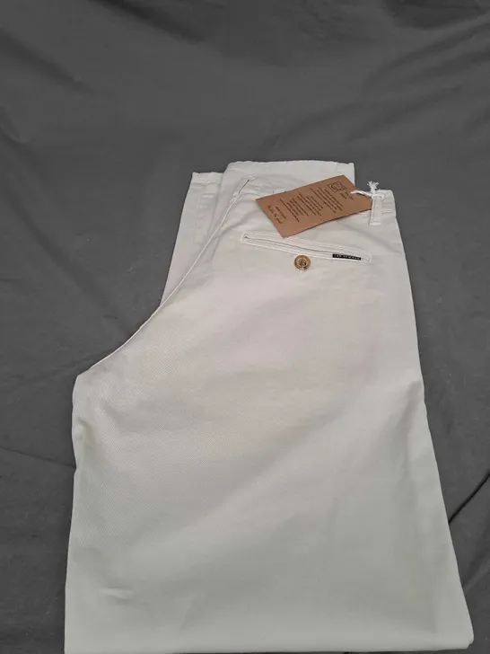 SAM NEWMAN DENIM JEANS IN CREAM SIZE 40