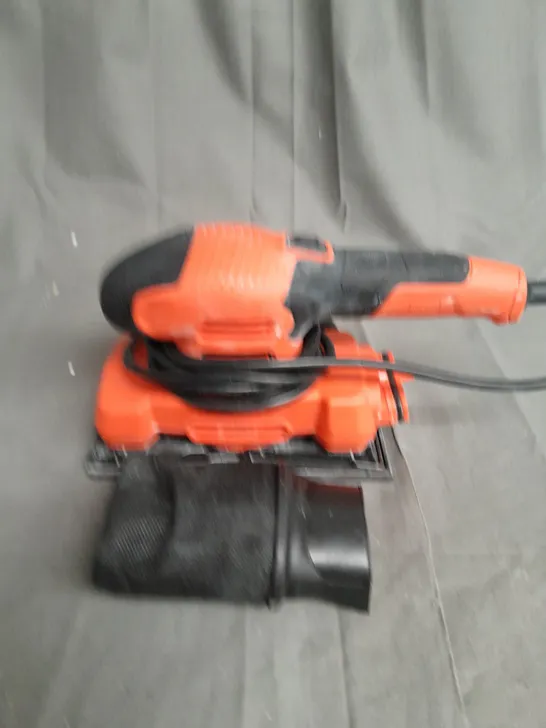 BLACK AND DECKER FINISHING SANDER 