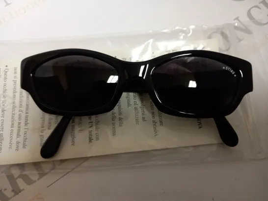 APPROXIMATELY 10 DIERRE STING SUNGLASSES - BOXED