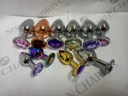 LOT OF APPROX 10 ASSORTED METAL ANAL PLUGS OF VARIOUS COLOURS AND SIZES