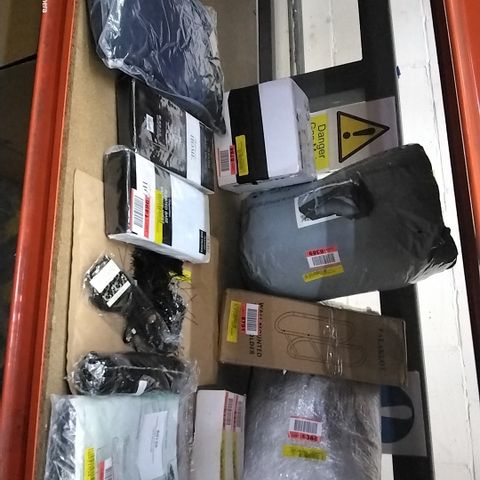 BOX OF ASSORTED ITEMS TO INCLUDE: BED SHEETS,TASSLES,TOWEL RAIL ETC