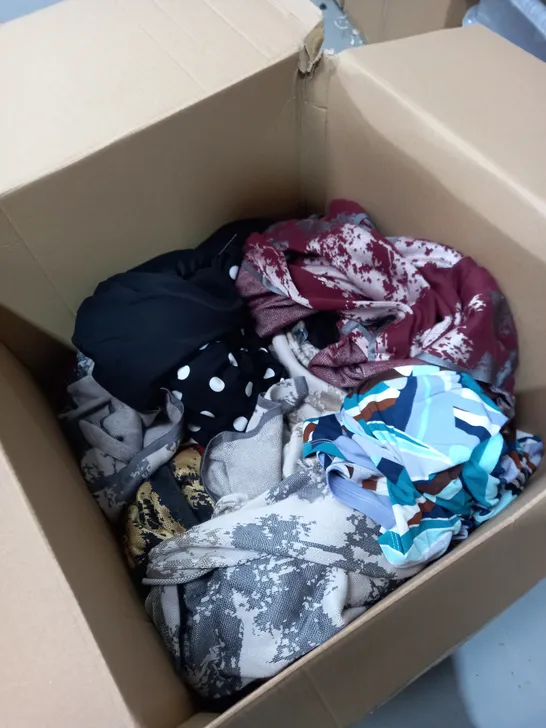 BOX OF ASSORTED CLOTHES APPROXIMATELY 20 TO INCLUDE TOPS, JUMPERS, DRESSES ETC