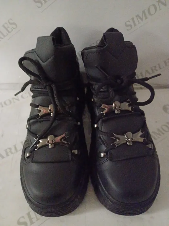 PAIR OF KOI WOMEN'S RIMO CORE CHUNKY BLACK TRAINERS SIZE 7