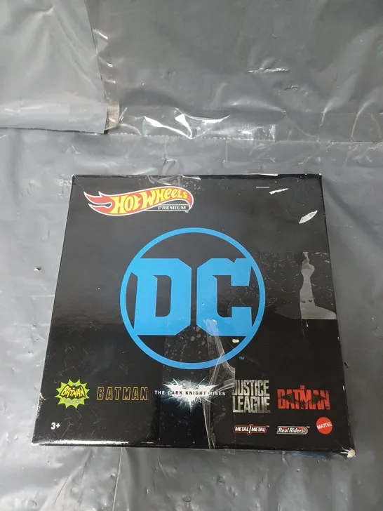 HOT WHEELS PREMIUM DC BATMAN CAR SET