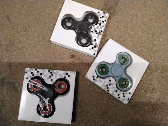 BOX CONTAINING APPROXIMATELY 150 FIDGET SPINNERS IN VARIOUS COLOURS (COLOURS MAY DIFFER TO PICTURES)