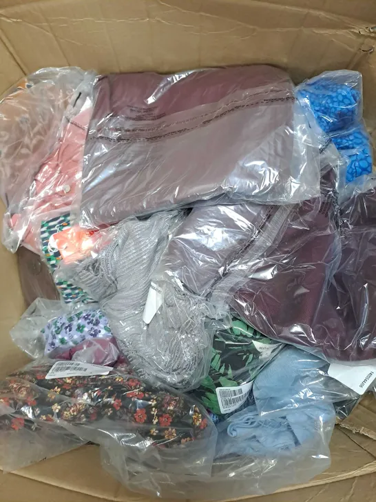 BOX OF APPROXIMATELY 15 ASSORTED CLOTHING ITEMS TO INCLUDE - TROUSERS , TOP , DRESS ETC