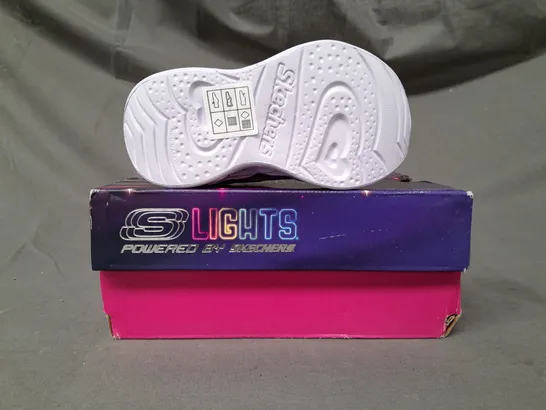 BOXED PAIR OF SKECHERS LIGHTS KIDS SHOES IN PINK UK SIZE 4