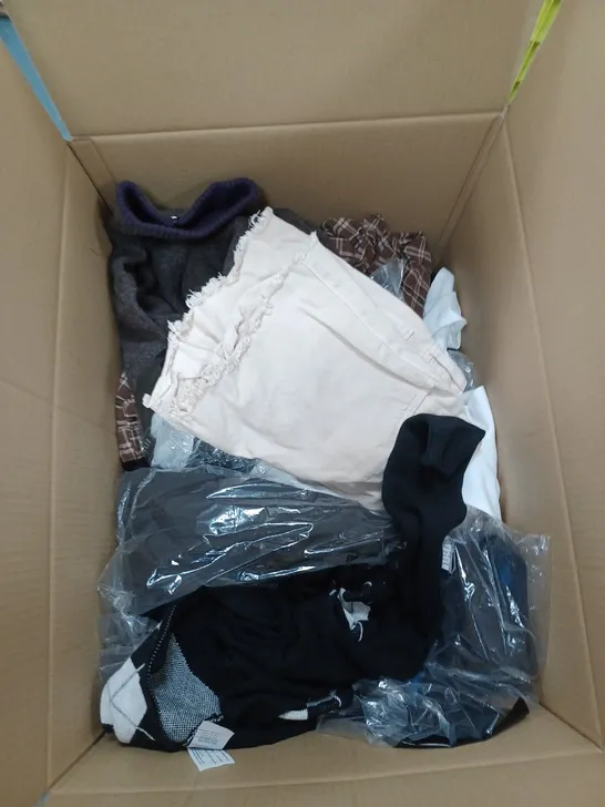 BOX OF ASSORTED CLOTHING ITEMS TO INCLUDE SHORTS, JEANS, TOPS ETC 