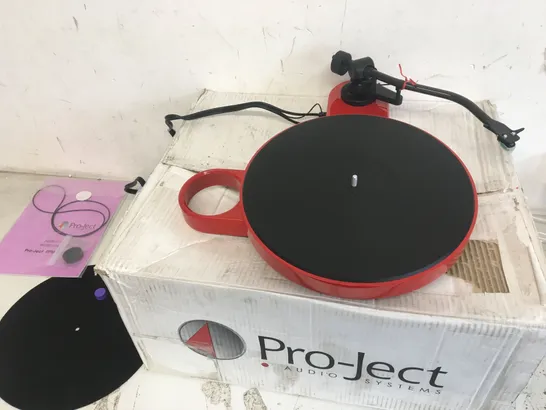 BOXED PRO-JECT RPM 3 CARBON TURNTABLE WITH HIGH PERFORMANCE POWER SUPPLY