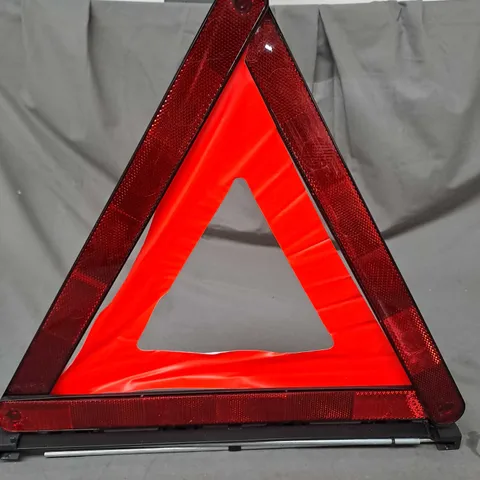 EMERGENCY TRIANGLE 