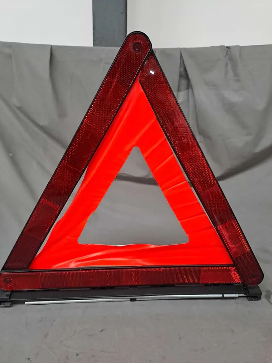 EMERGENCY TRIANGLE 