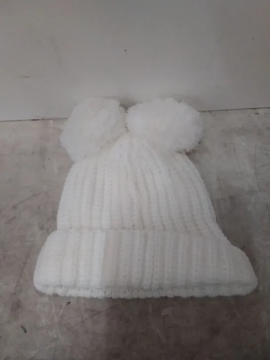 PACKAGED WOOLEY HAT - WHITE