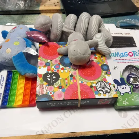 BOX OF ASSORTED TOYS AND GAMES TO INCLUDE; LCD WRITING TABLET, EYES IN THE GARDEN 500 PIECES PUZZLE, TAMAGOTCHI AND SOFT TOYS